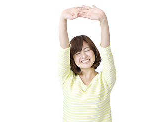 背伸び快適女性